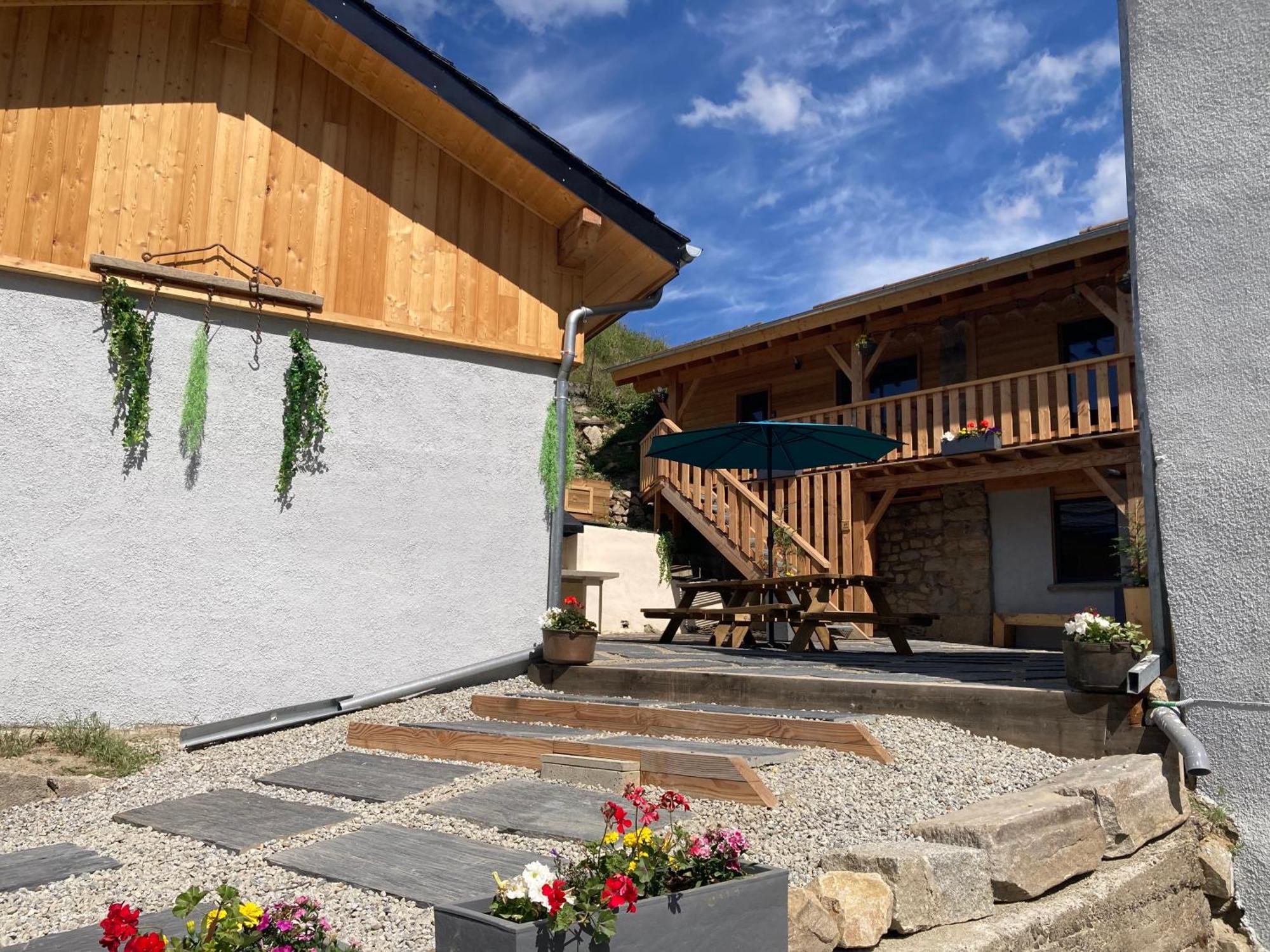 Studio Canellito Le Clos Des Ours Matemale Exterior photo