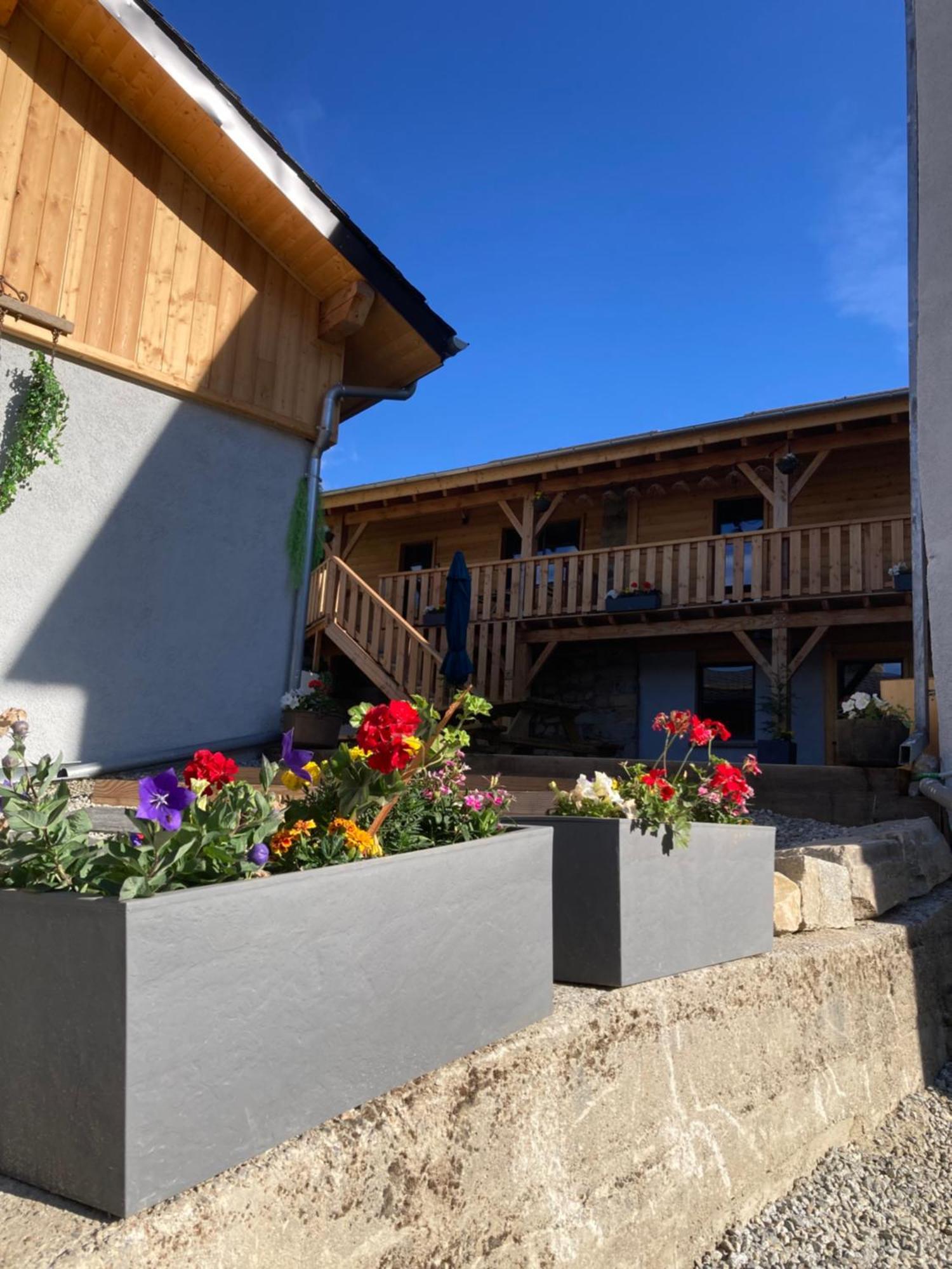 Studio Canellito Le Clos Des Ours Matemale Exterior photo